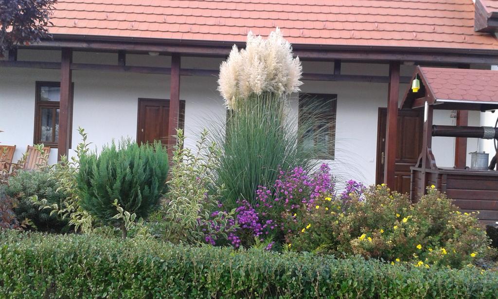 Tip-Top Lak Vendégház Szilvásvárad Buitenkant foto
