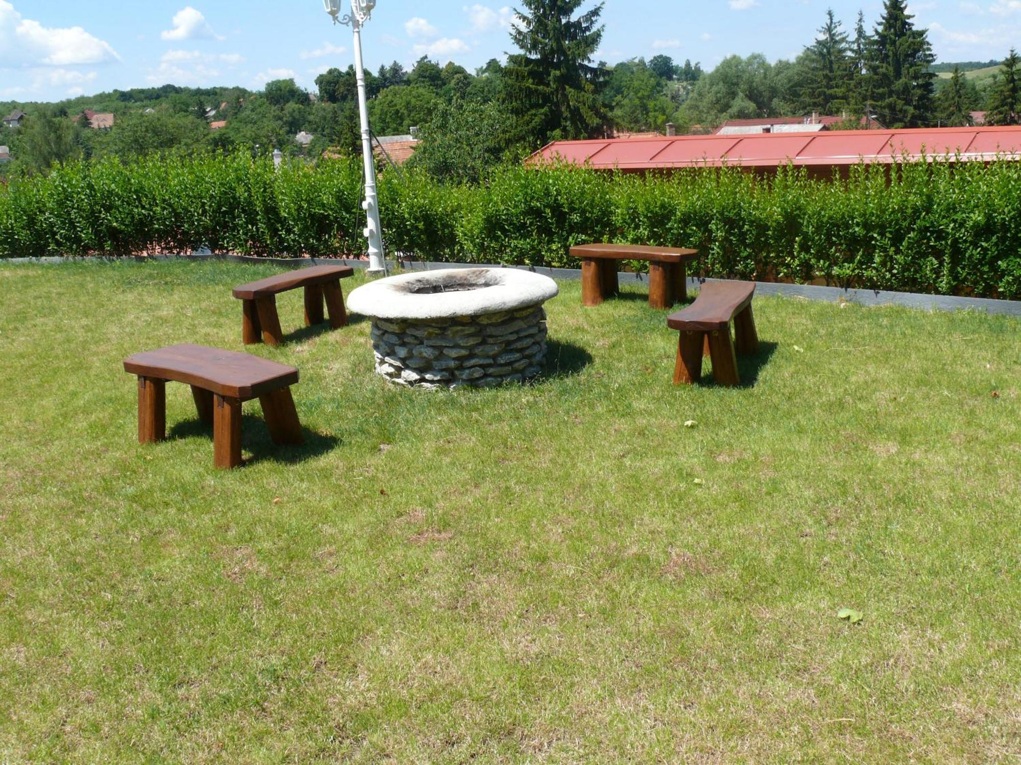 Tip-Top Lak Vendégház Szilvásvárad Buitenkant foto